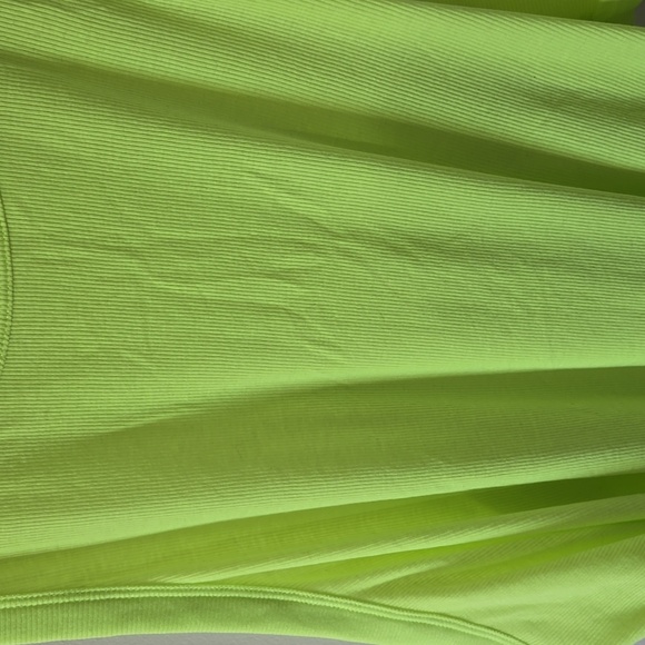 Old Navy Neon 3X or 2X  Yellow Tank Top - Picture 3 of 7